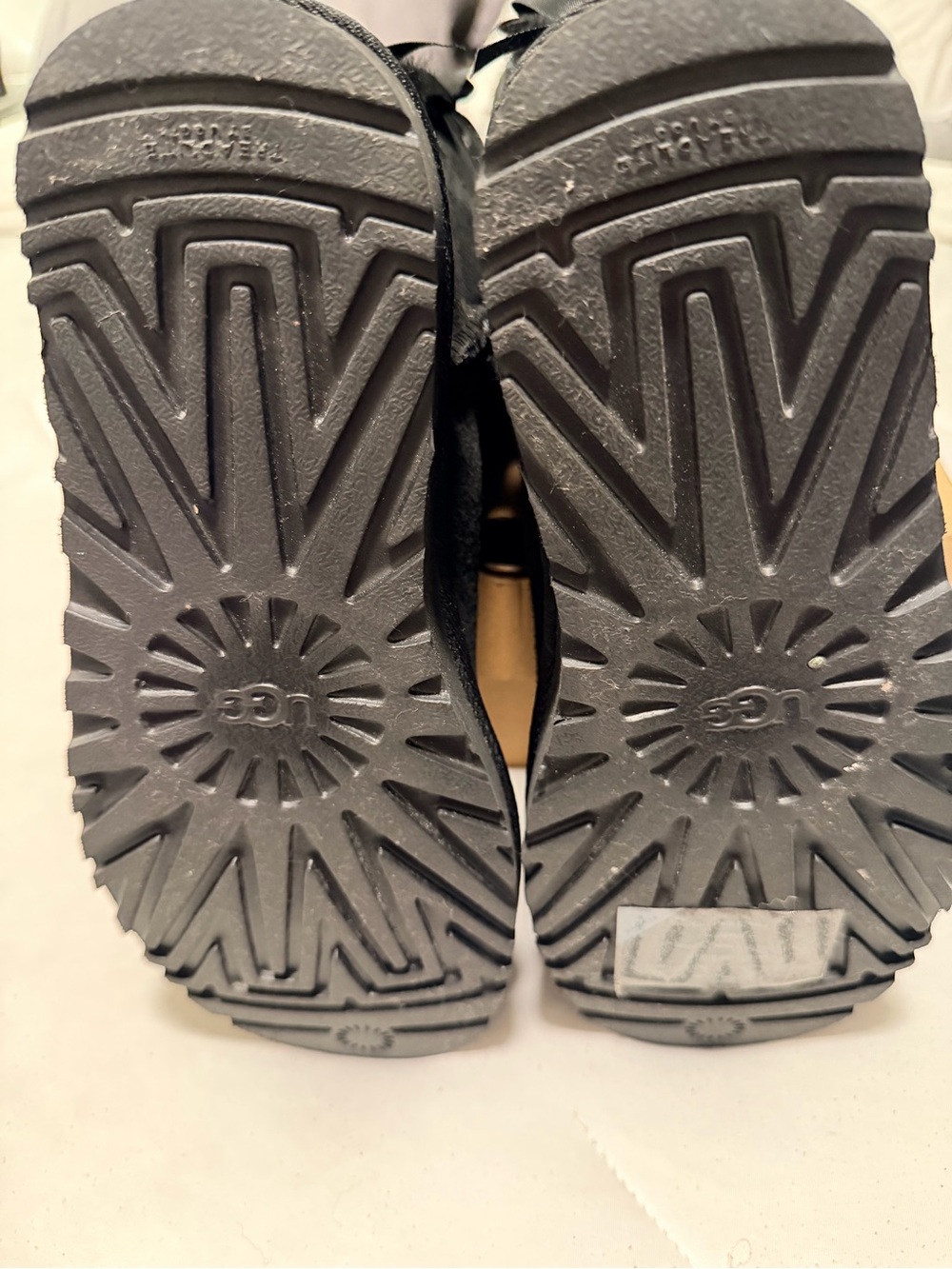 UGG Women’s Bailey Bow II - Picture 5 of 5